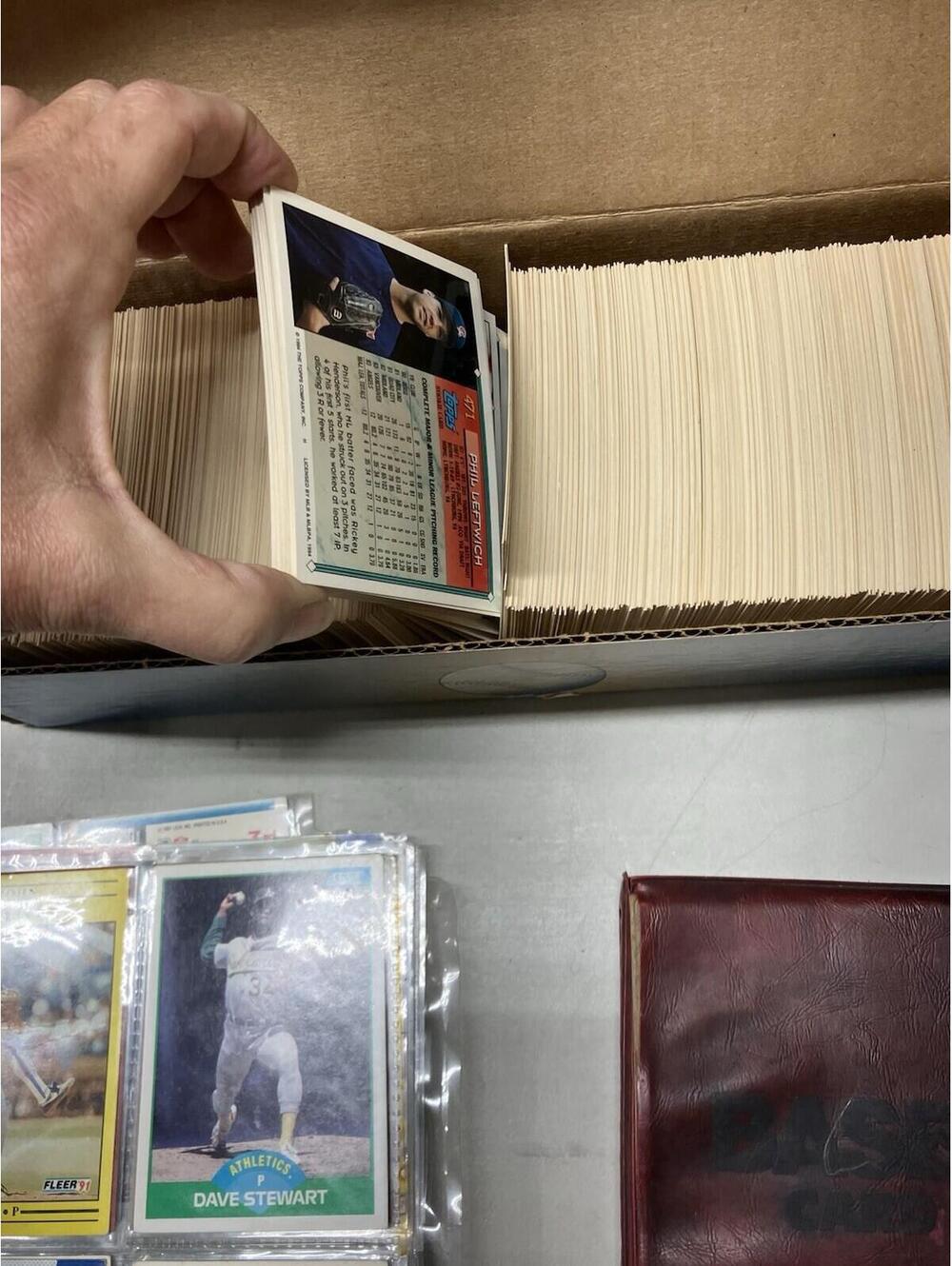 Random Lot Of Baseball Cards (90% Baseball 10% Other) - Picture 9 of 11